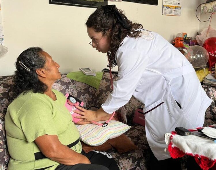 Salud Casa por Casa supera 14.5 millones de consultas; atiende 4 mil emergencias